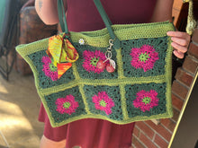 Load image into Gallery viewer, Flower Power Crochet Bag