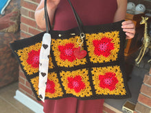 Load image into Gallery viewer, Flower Power Crochet Bag