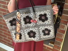 Load image into Gallery viewer, Flower Power Crochet Bag