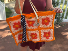 Load image into Gallery viewer, Flower Power Crochet Bag