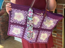 Load image into Gallery viewer, Flower Power Crochet Bag