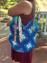 Load image into Gallery viewer, Flower Power Crochet Bag