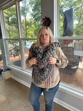 Load image into Gallery viewer, Shawl / Scarf