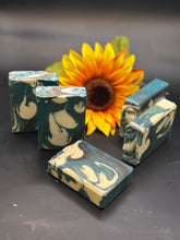 Load image into Gallery viewer, Soap - Juniper &amp; Evergreen
