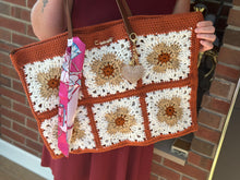 Load image into Gallery viewer, Flower Power Crochet Bag

