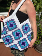 Load image into Gallery viewer, Granny Square Tote Bags
