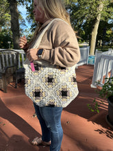 Load image into Gallery viewer, Granny Square Tote Bags
